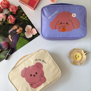 Girl Cartoon travel bag -  حقيبة ومنظمة مستحضرات التجميل والعناية