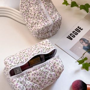 حقيبة مستحضرات التجميل - Cute makeup bag