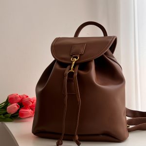 حقيبة جلد نسائية بتصميم عملي وانيق - Elegant women backpack