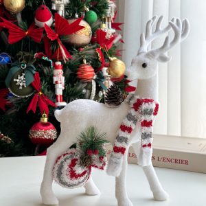 مجسم الغزالة  مع وشاح احمر - Christmas decoration